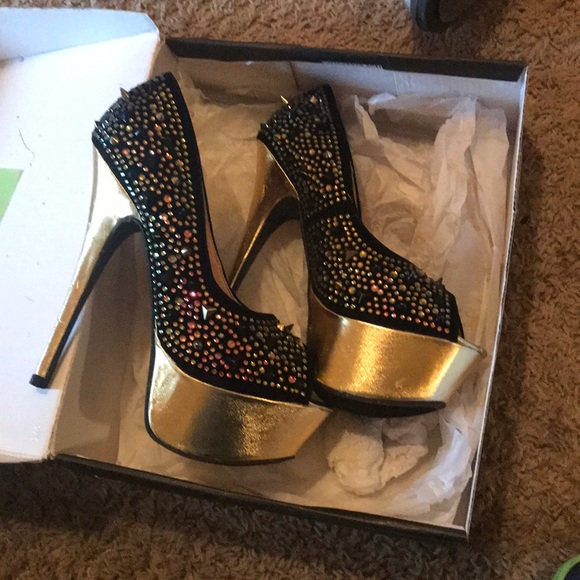 Black and gold stiletto peep toe - Picture 3 of 3